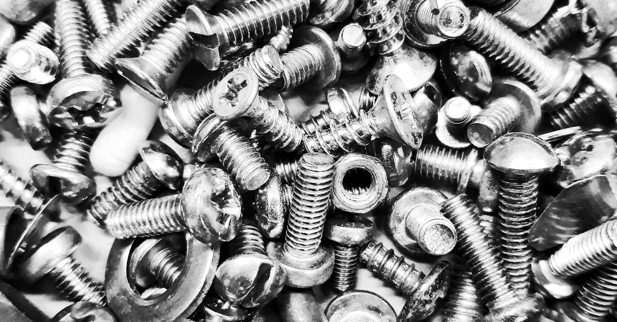 Who looks after gas leaks?